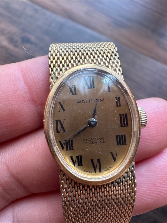 Vintage Waltham Gold-Tone Women’s Mesh Bracelet Watch main image 2